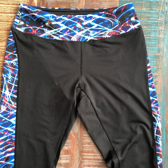 Lularoe workout crop pants - Picture 3 of 5